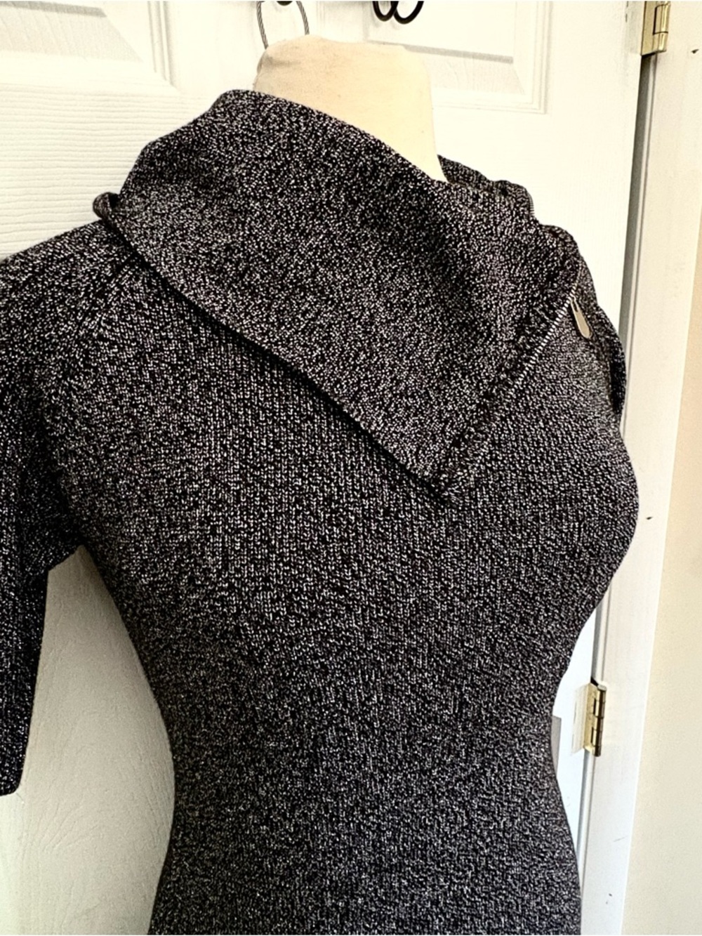 Calvin Klein Metallic Grey Sweater Dress Size Small New - Picture 4 of 9